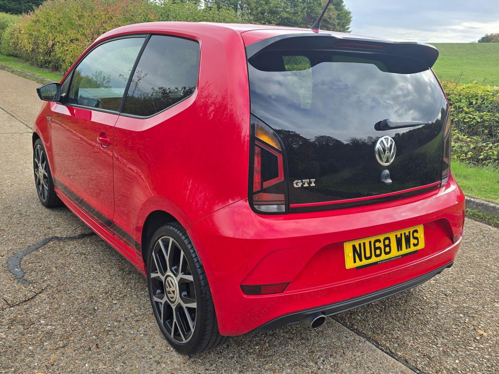 VOLKSWAGEN UP