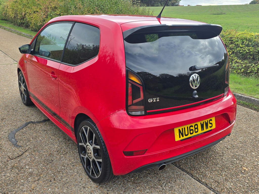 VOLKSWAGEN UP