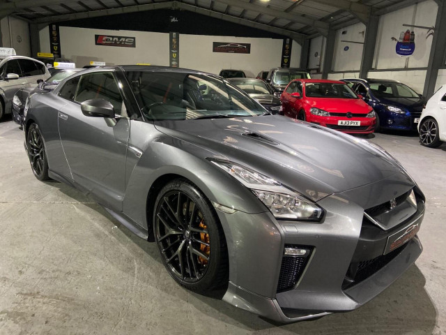 NISSAN GT-R
