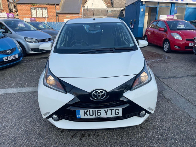 TOYOTA AYGO 1.0 VVT-i x-pression