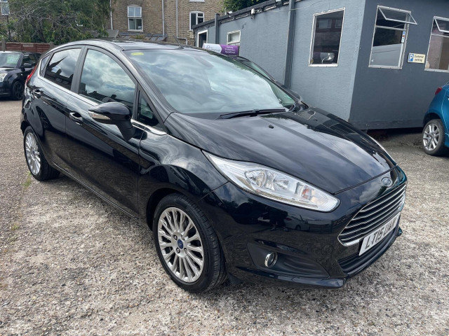 FORD FIESTA 1.0 T EcoBoost Titanium