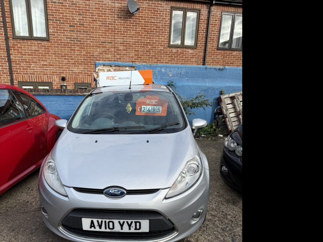 FORD FIESTA 1.4 Titanium