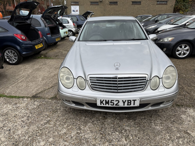 MERCEDES-BENZ E CLASS 2.6 E240 Elegance