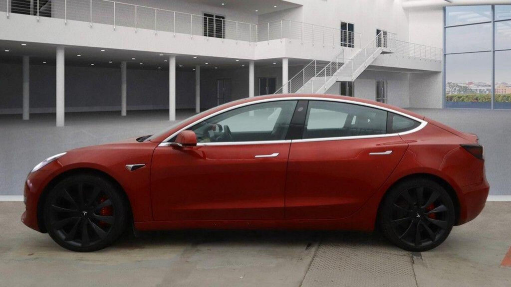 TESLA MODEL 3