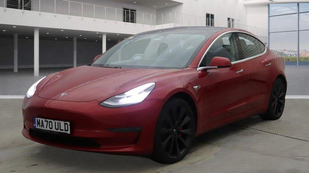 TESLA MODEL 3