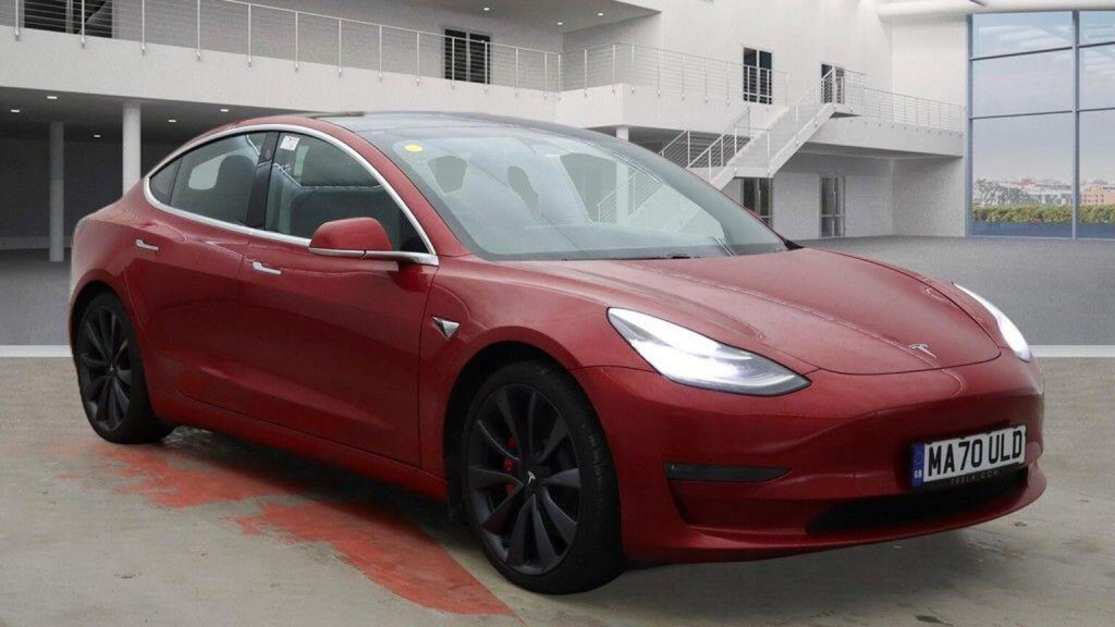 TESLA MODEL 3