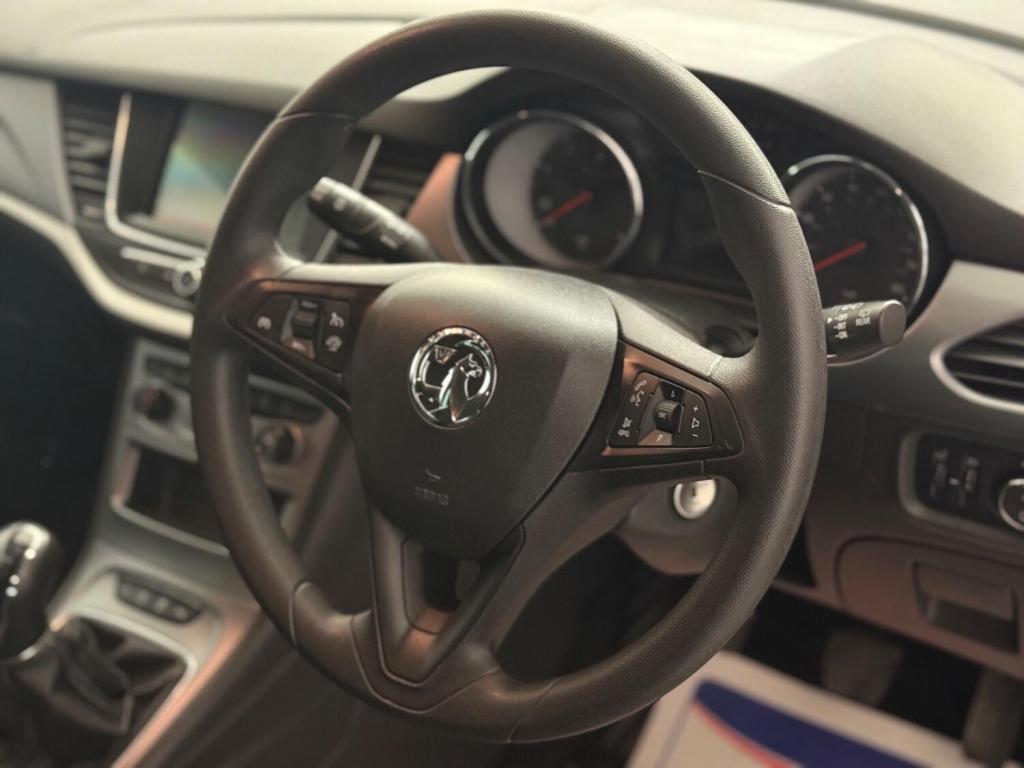VAUXHALL ASTRA