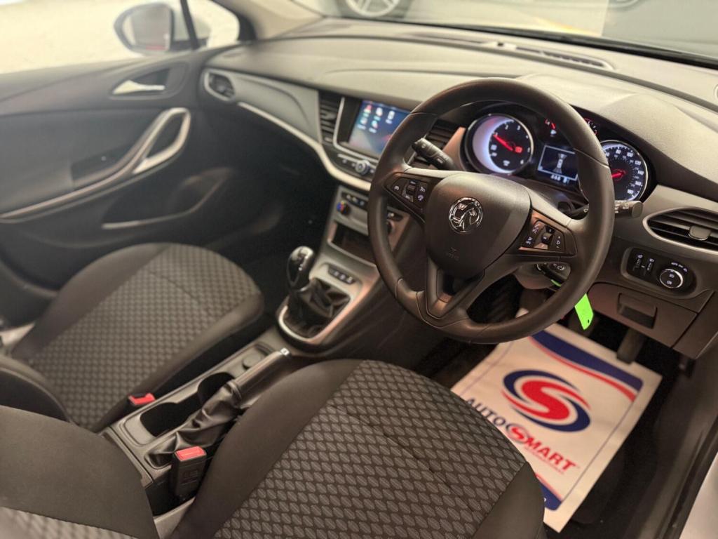 VAUXHALL ASTRA