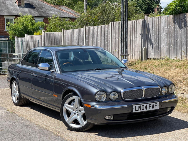 JAGUAR XJR
