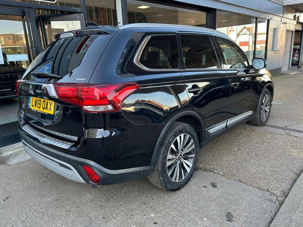 MITSUBISHI OUTLANDER