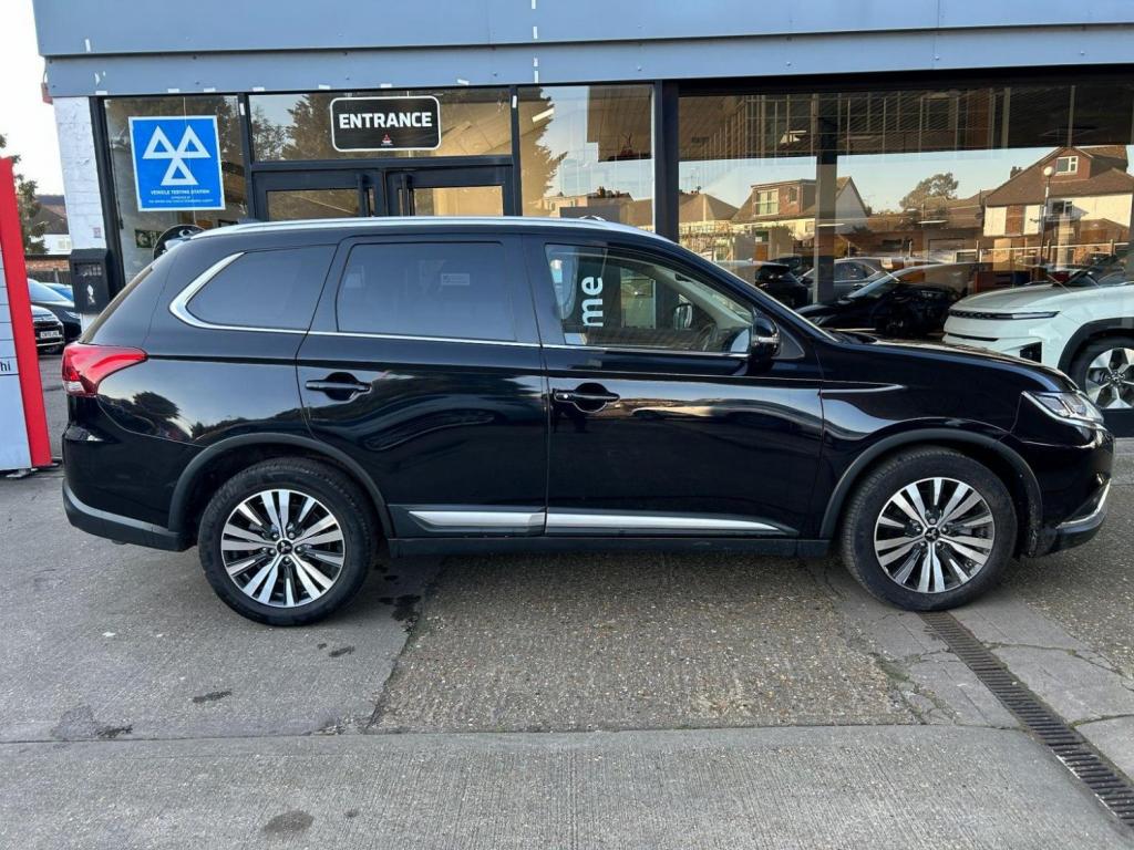 MITSUBISHI OUTLANDER