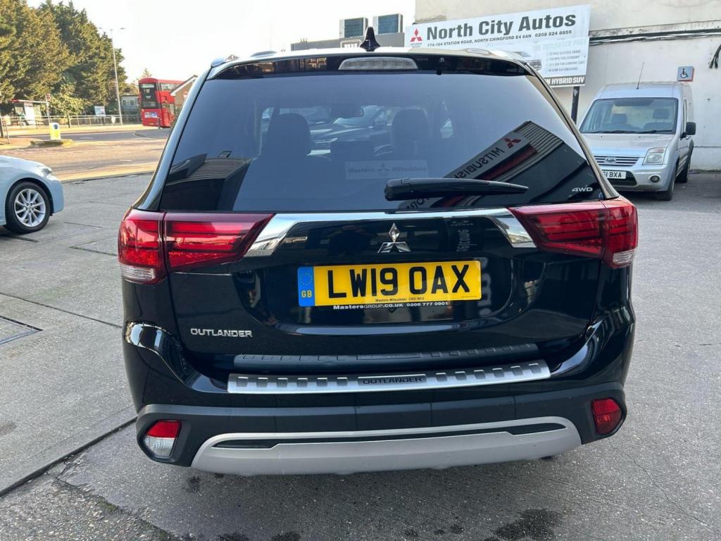 MITSUBISHI OUTLANDER