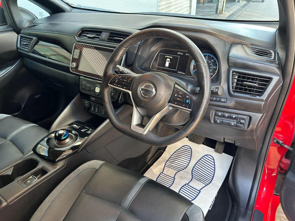 NISSAN LEAF