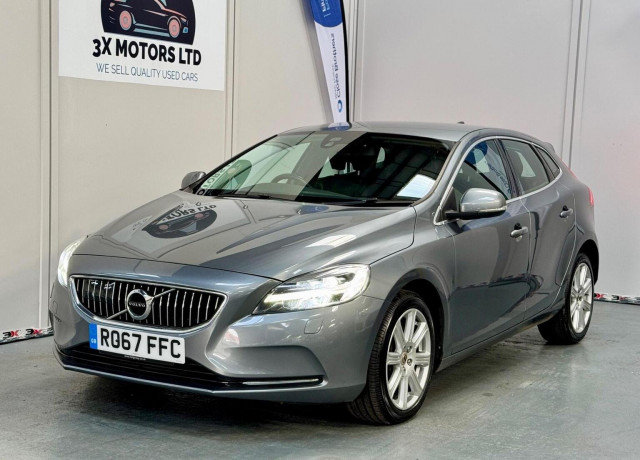 VOLVO V40
