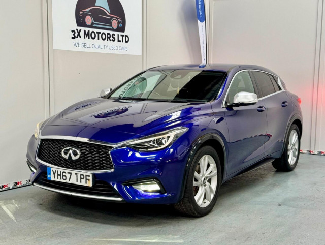INFINITI Q30