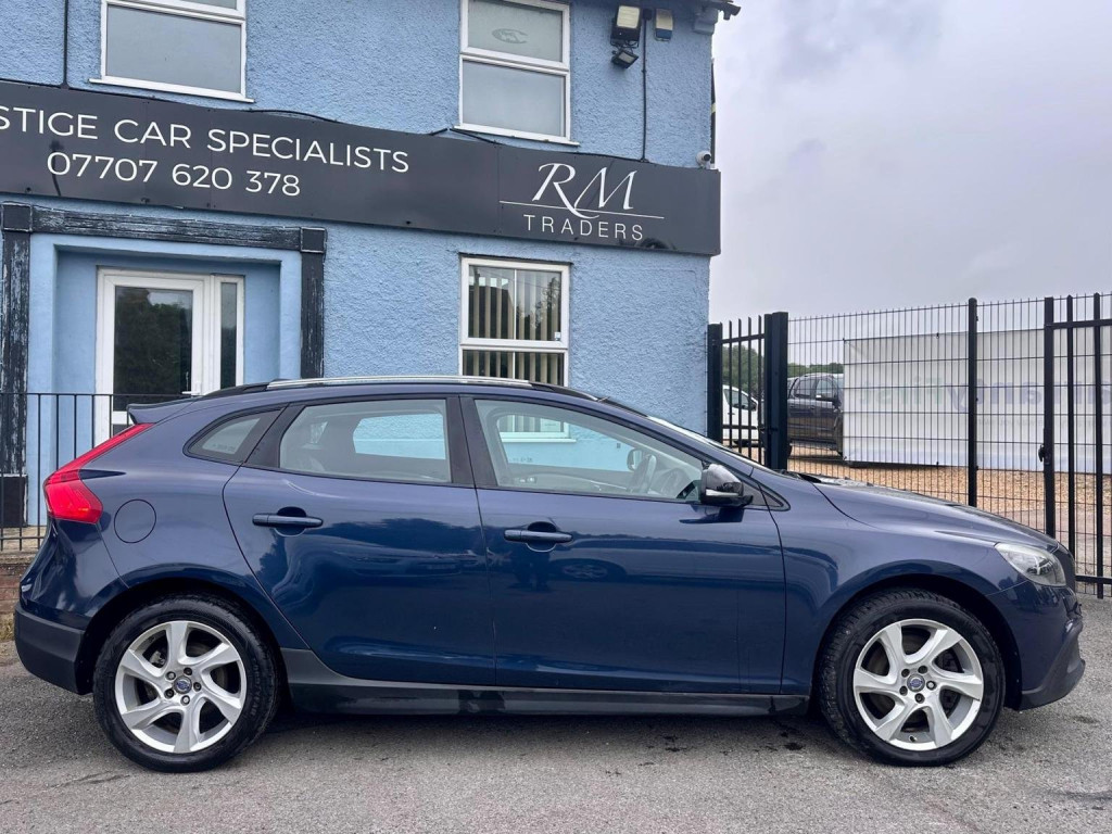 VOLVO V40 CROSS COUNTRY