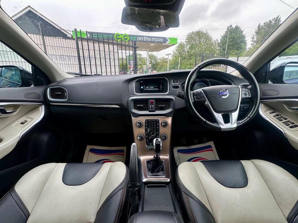 VOLVO V40 CROSS COUNTRY