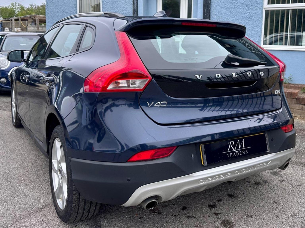 VOLVO V40 CROSS COUNTRY