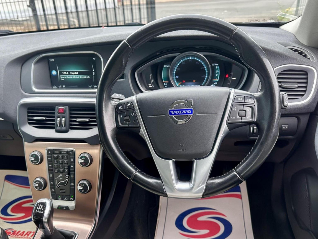 VOLVO V40 CROSS COUNTRY