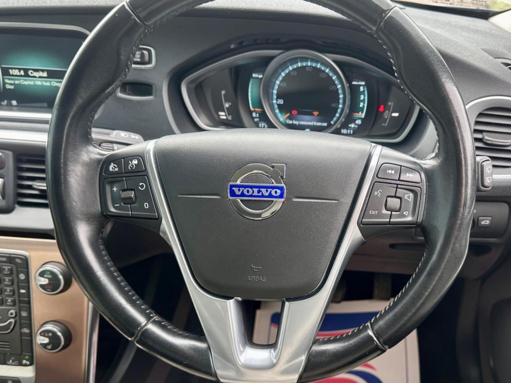 VOLVO V40 CROSS COUNTRY