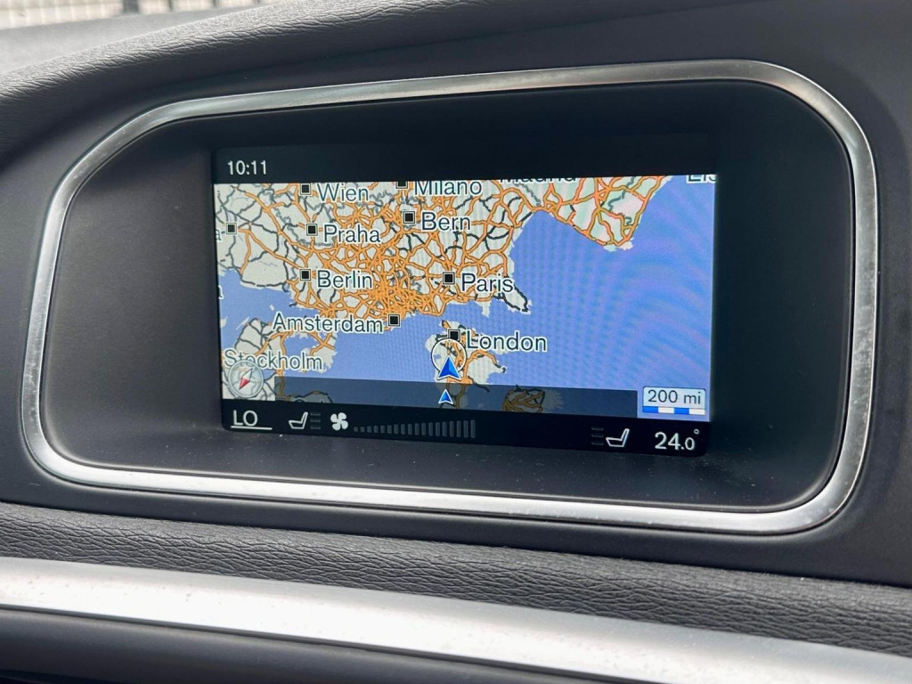 VOLVO V40 CROSS COUNTRY