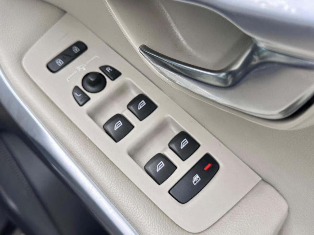 VOLVO V40 CROSS COUNTRY