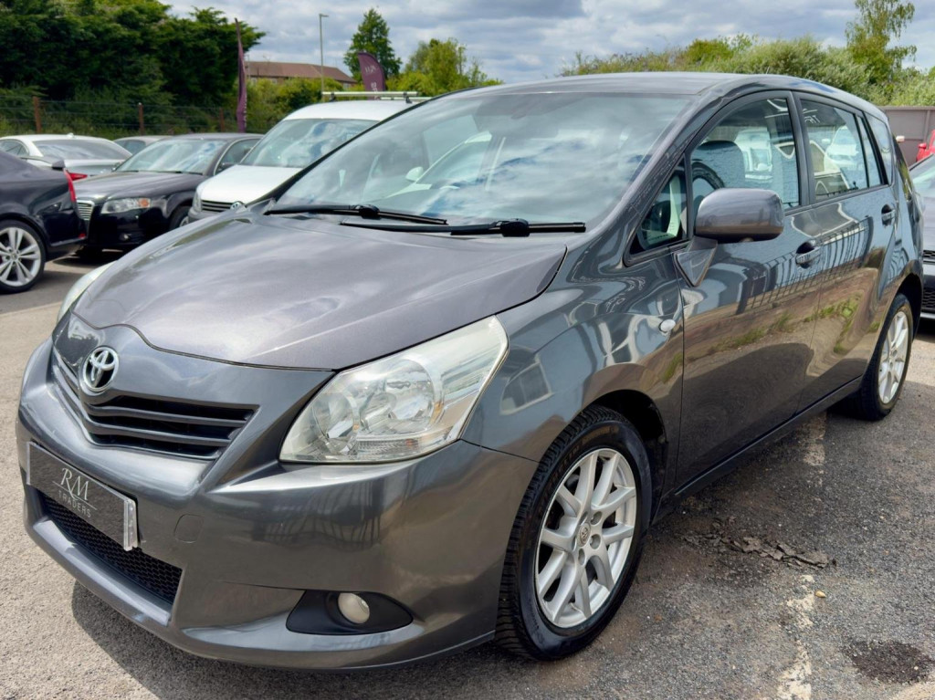 TOYOTA VERSO