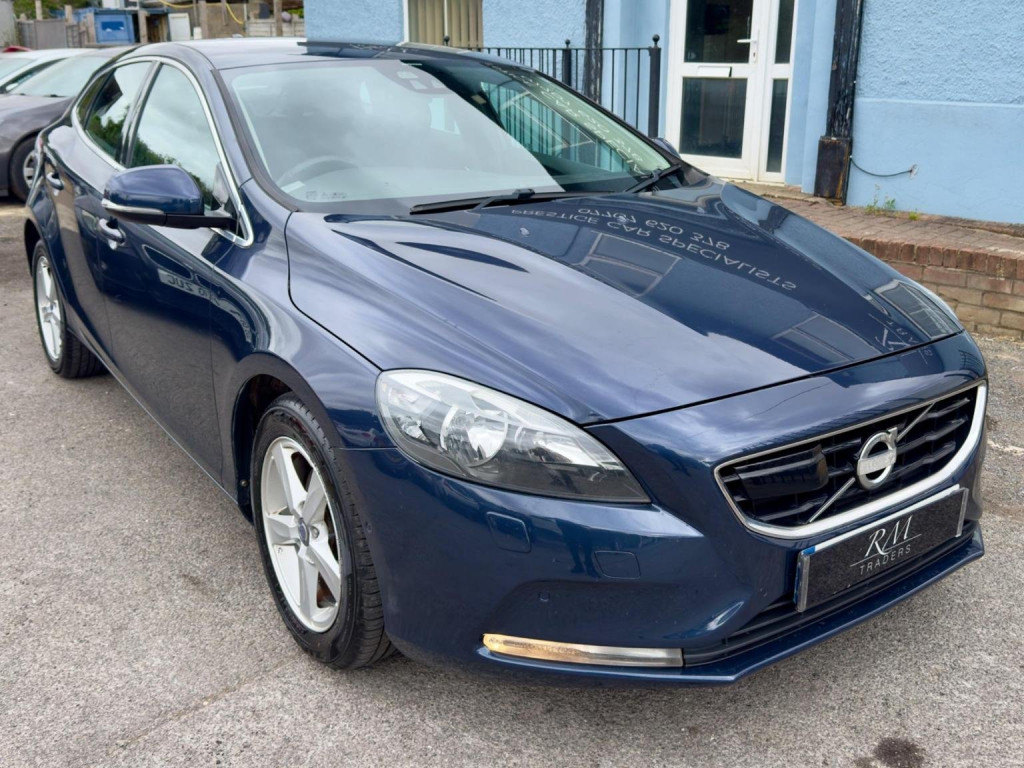 VOLVO V40