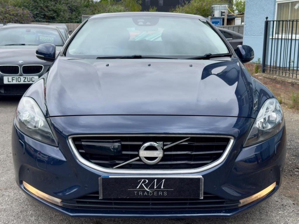 VOLVO V40