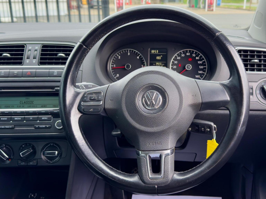 VOLKSWAGEN POLO