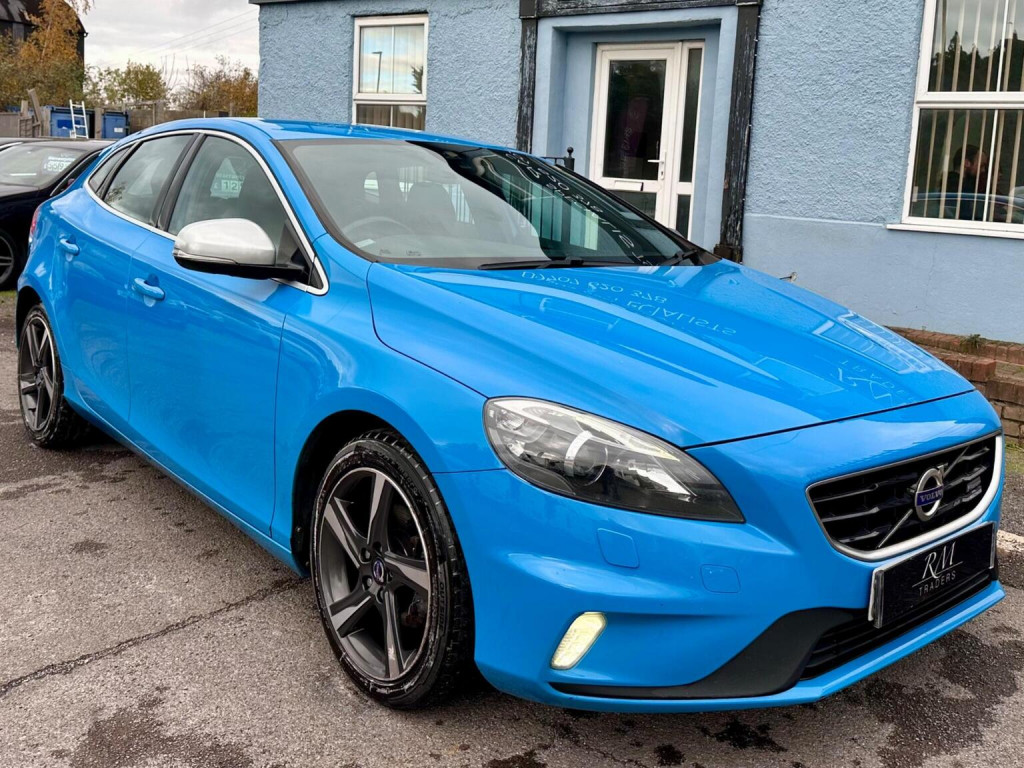 VOLVO V40