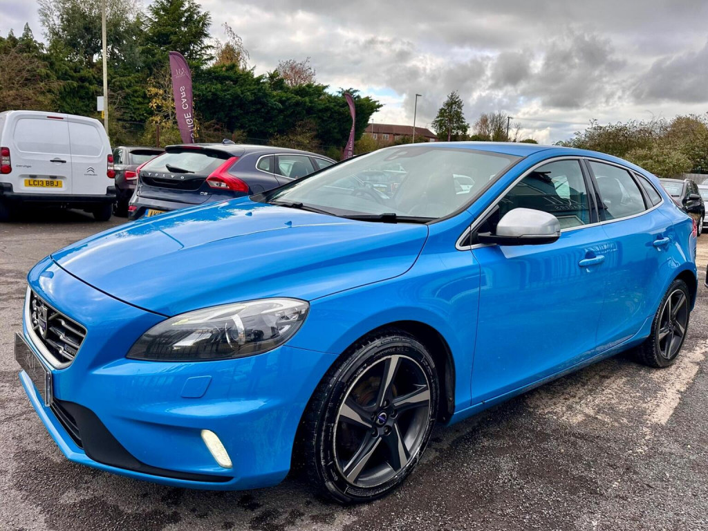 VOLVO V40