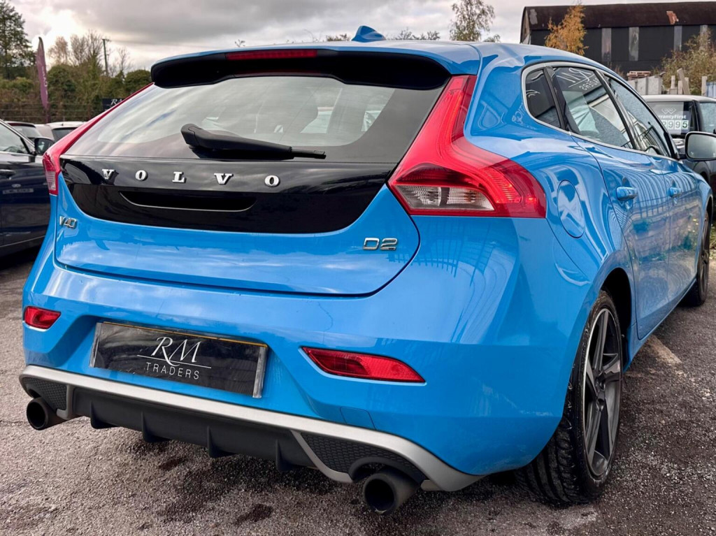 VOLVO V40