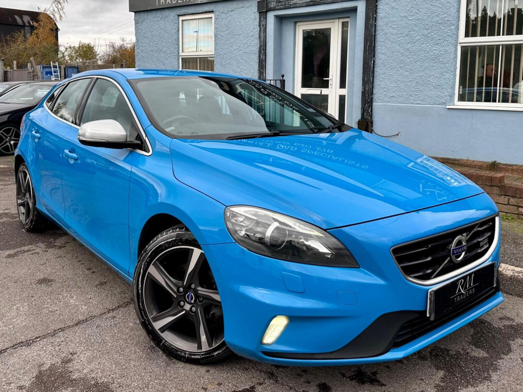 VOLVO V40