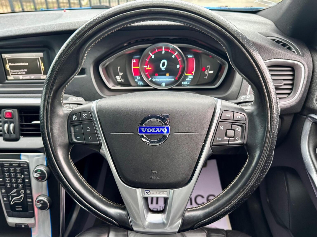 VOLVO V40