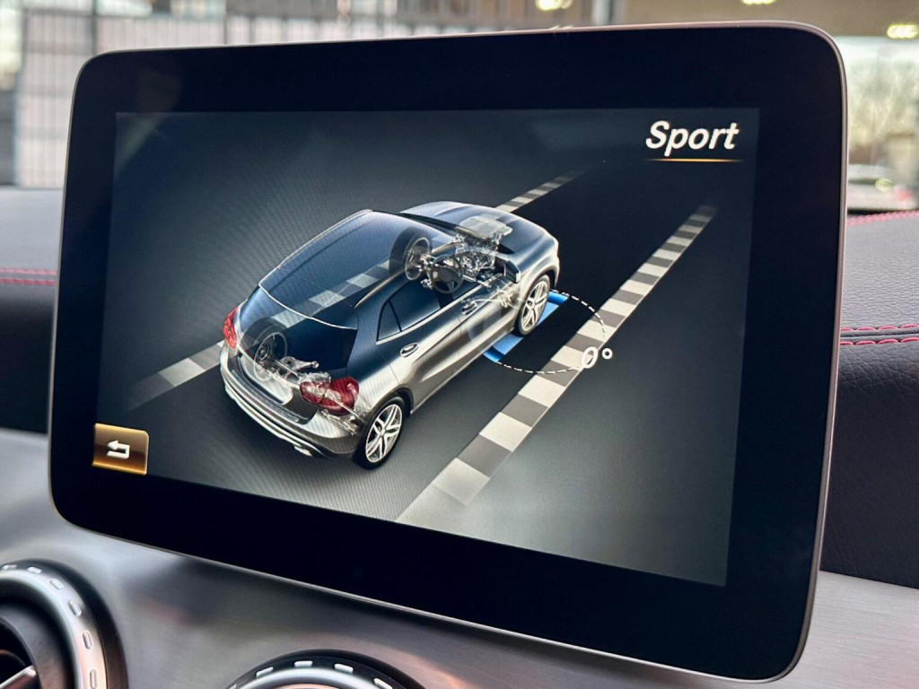 MERCEDES-BENZ GLA CLASS