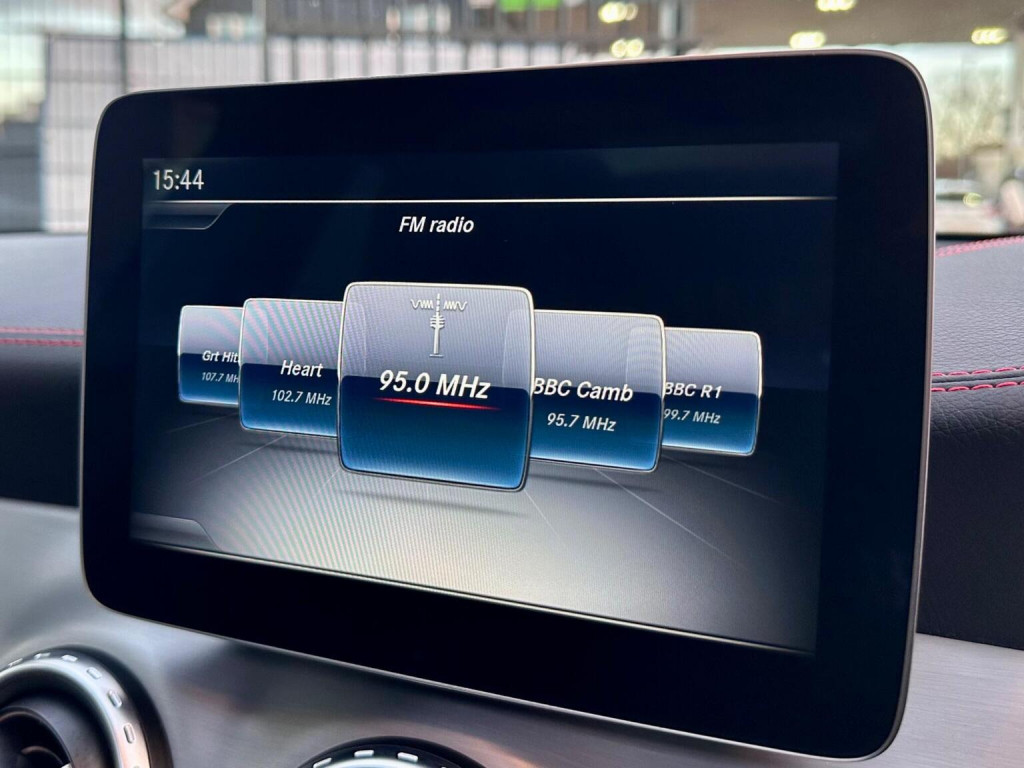 MERCEDES-BENZ GLA CLASS