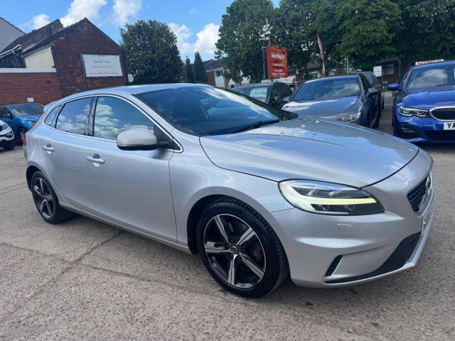 VOLVO V40 2.0 D4 R-Design Nav Plus Euro 6 (s/s) 5dr (2017/66)