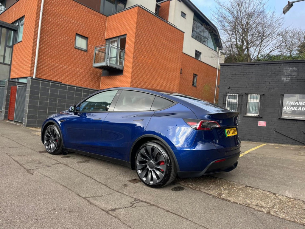 TESLA MODEL Y