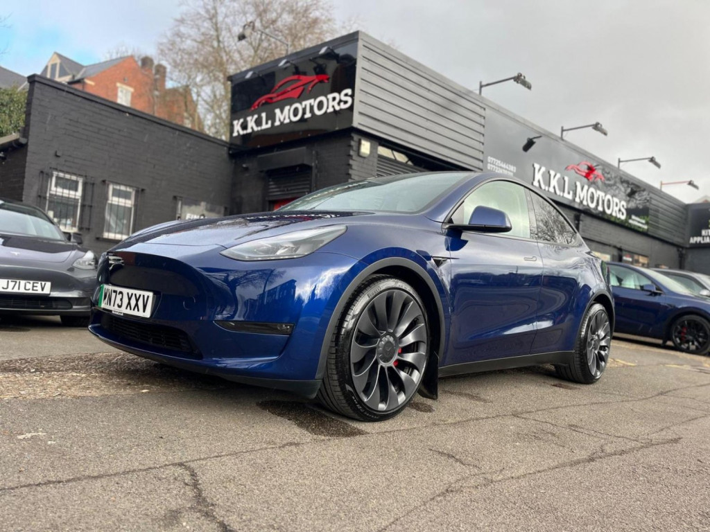 TESLA MODEL Y
