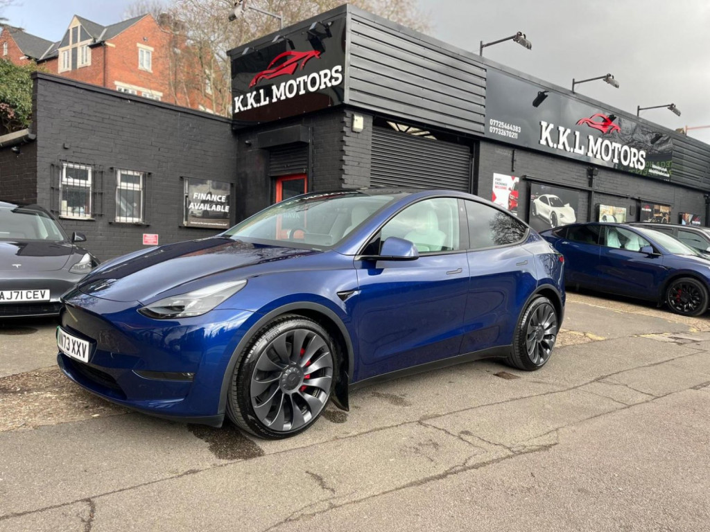 TESLA MODEL Y