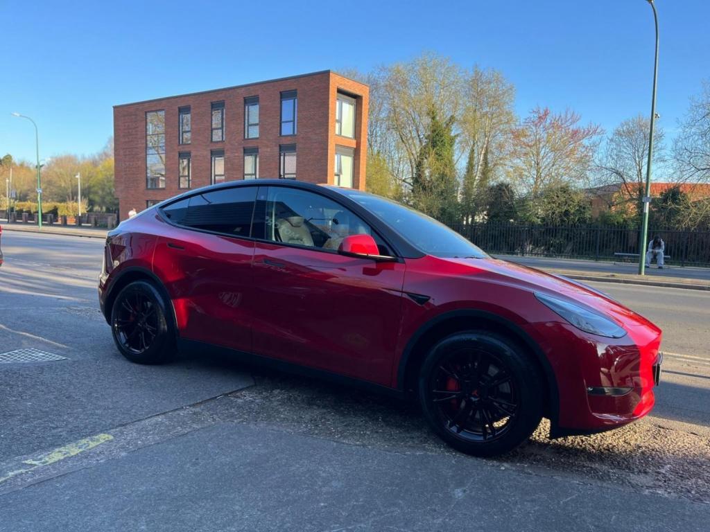 TESLA MODEL Y