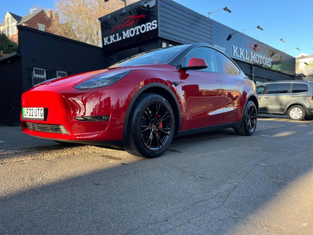 TESLA MODEL Y