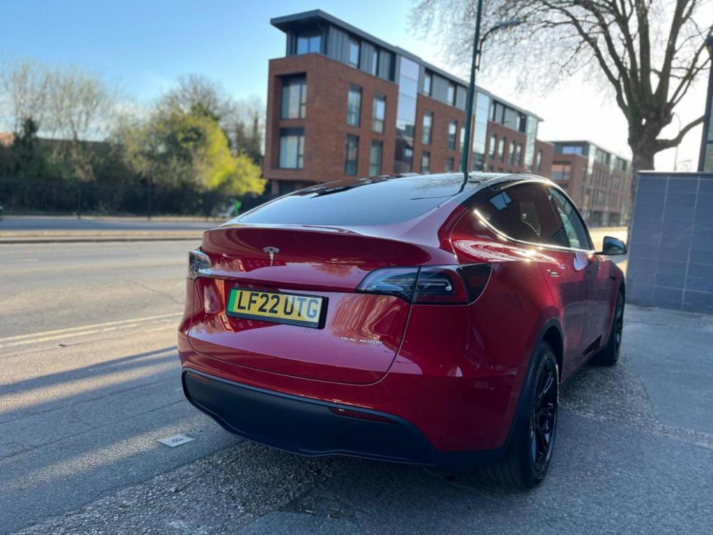 TESLA MODEL Y