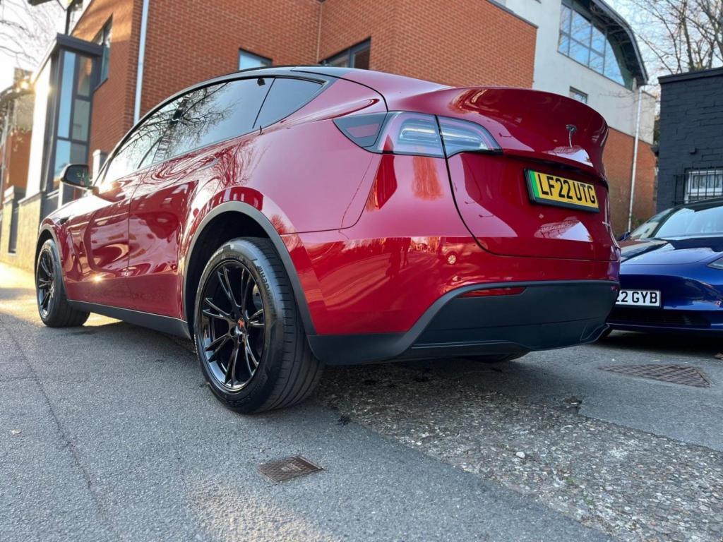 TESLA MODEL Y