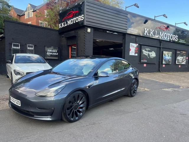 TESLA MODEL 3
