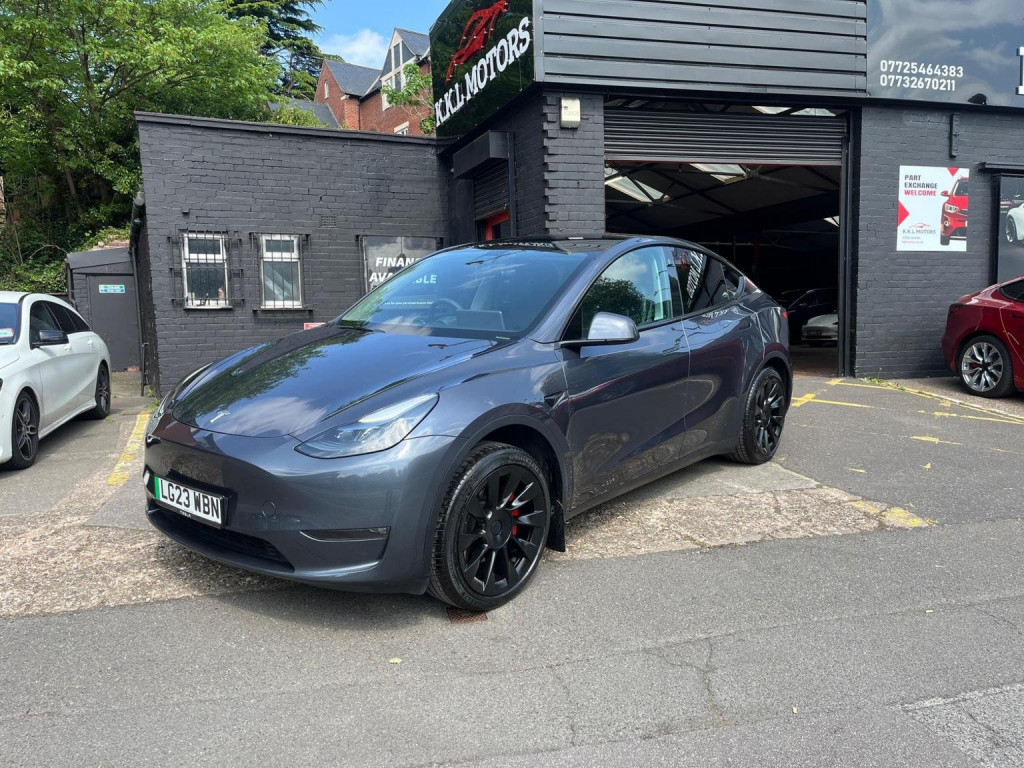 TESLA MODEL Y