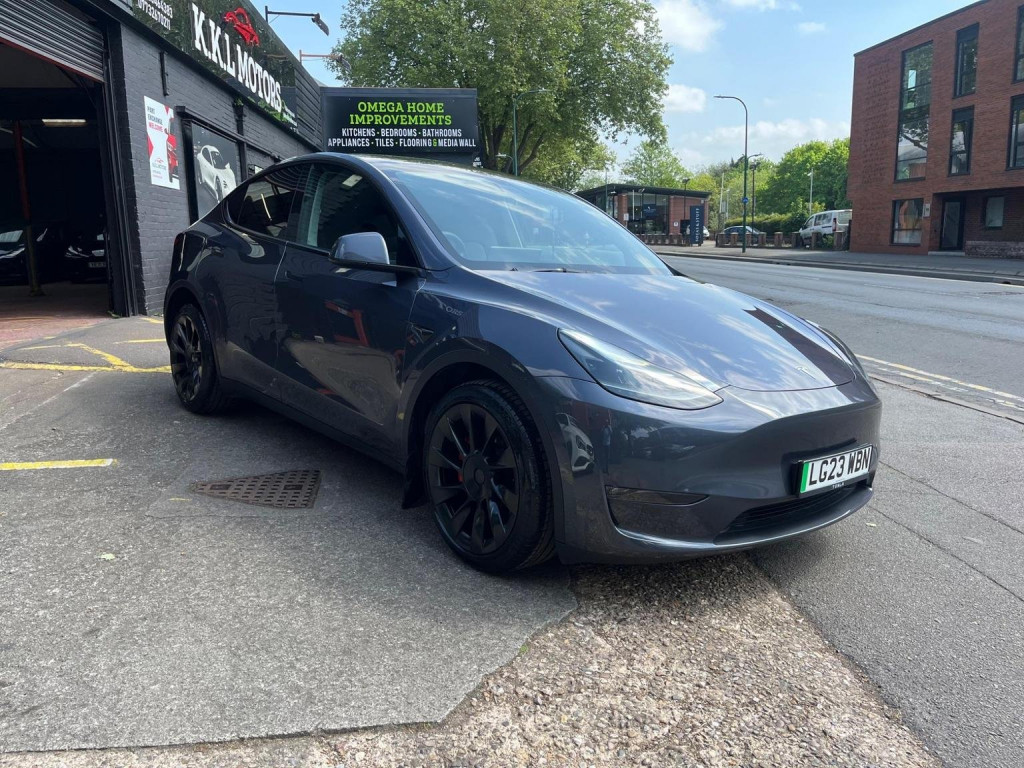 TESLA MODEL Y