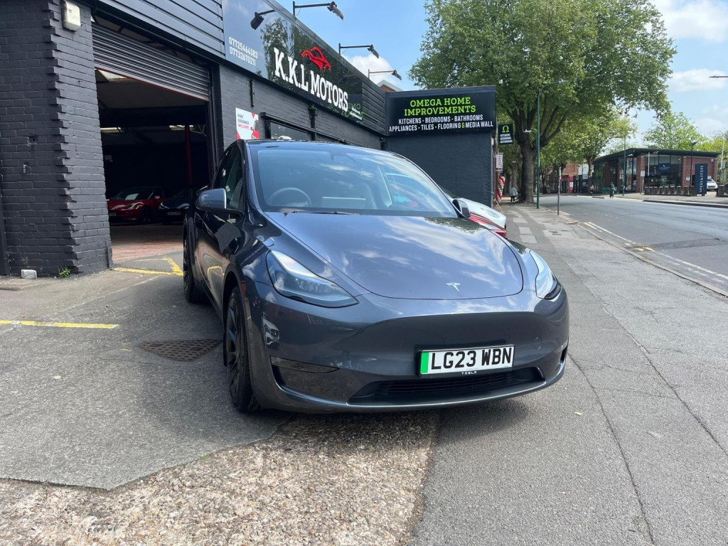 TESLA MODEL Y