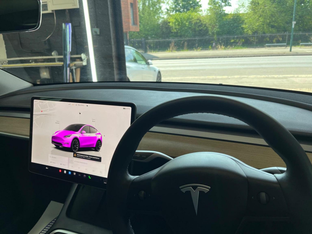 TESLA MODEL Y